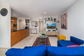 Trendy Braddon 1-Bed Apartment with Lush Courtyard, Canberra